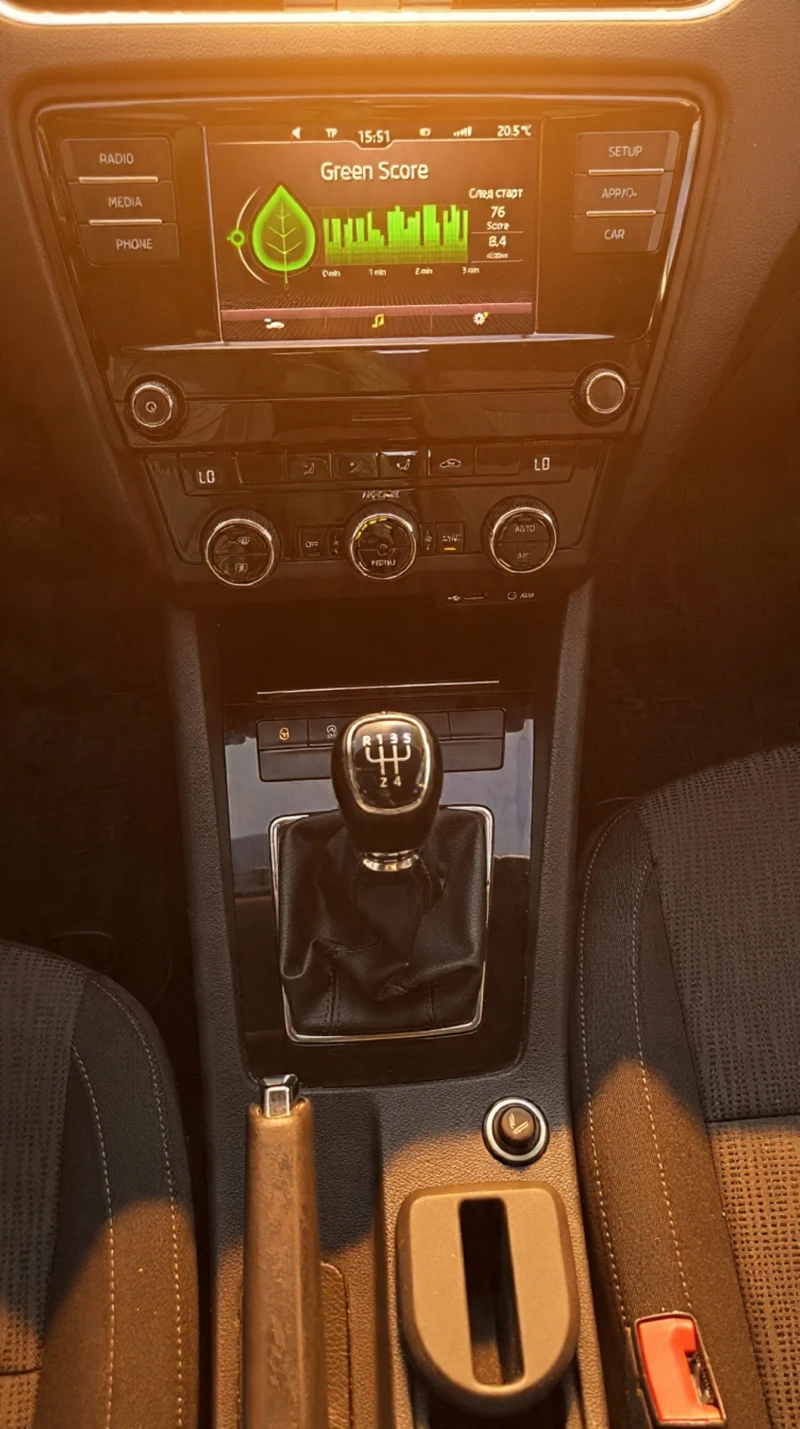 Skoda Octavia, снимка 11 - Автомобили и джипове - 52579396