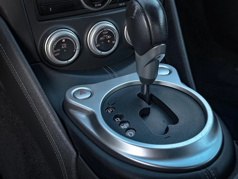 Nissan 370Z, снимка 12 - Автомобили и джипове - 52618718