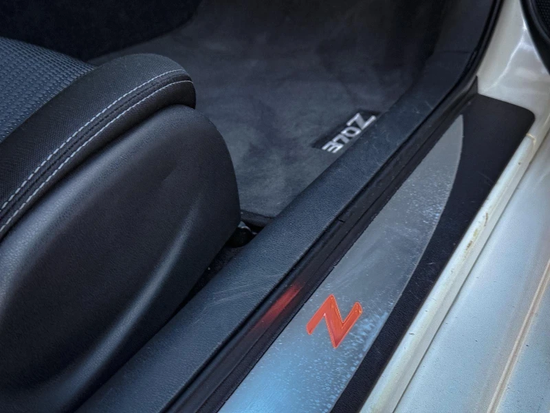 Nissan 370Z, снимка 16 - Автомобили и джипове - 52618718