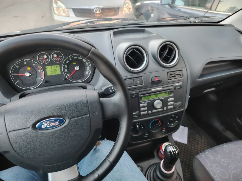 Ford Fiesta 1.4, снимка 12 - Автомобили и джипове - 52736089