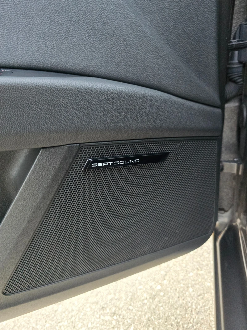 Seat Leon Fr* Panorama* Distronic* Подгрев, снимка 15 - Автомобили и джипове - 52883247