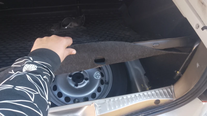 Dacia Sandero 1.0i-euro6-klima, снимка 10 - Автомобили и джипове - 53133954