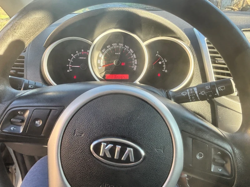 Kia Venga, снимка 17 - Автомобили и джипове - 53511264