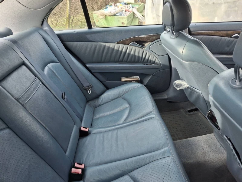 Mercedes-Benz E 320, снимка 3 - Автомобили и джипове - 53560719