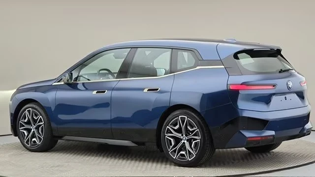 BMW iX 40 xDrive, снимка 8 - Автомобили и джипове - 55239528