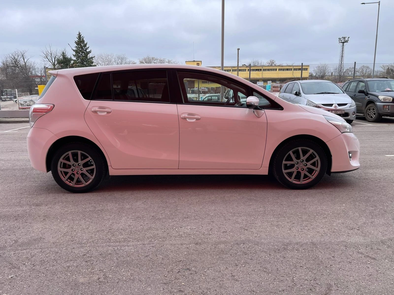 Toyota Verso 2.0 D4D 126 к.с.ПАНОРАМА, КАМЕРА, НАВИГАЦИЯ - изображение 4