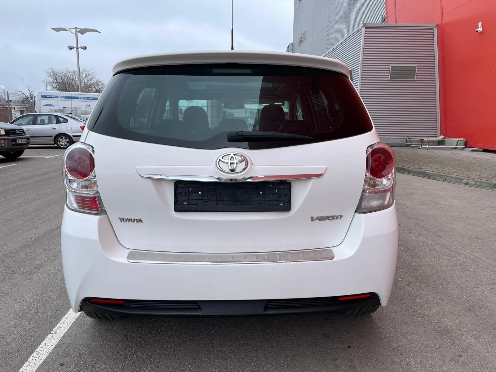 Toyota Verso 2.0 D4D 126 к.с.ПАНОРАМА, КАМЕРА, НАВИГАЦИЯ - изображение 6