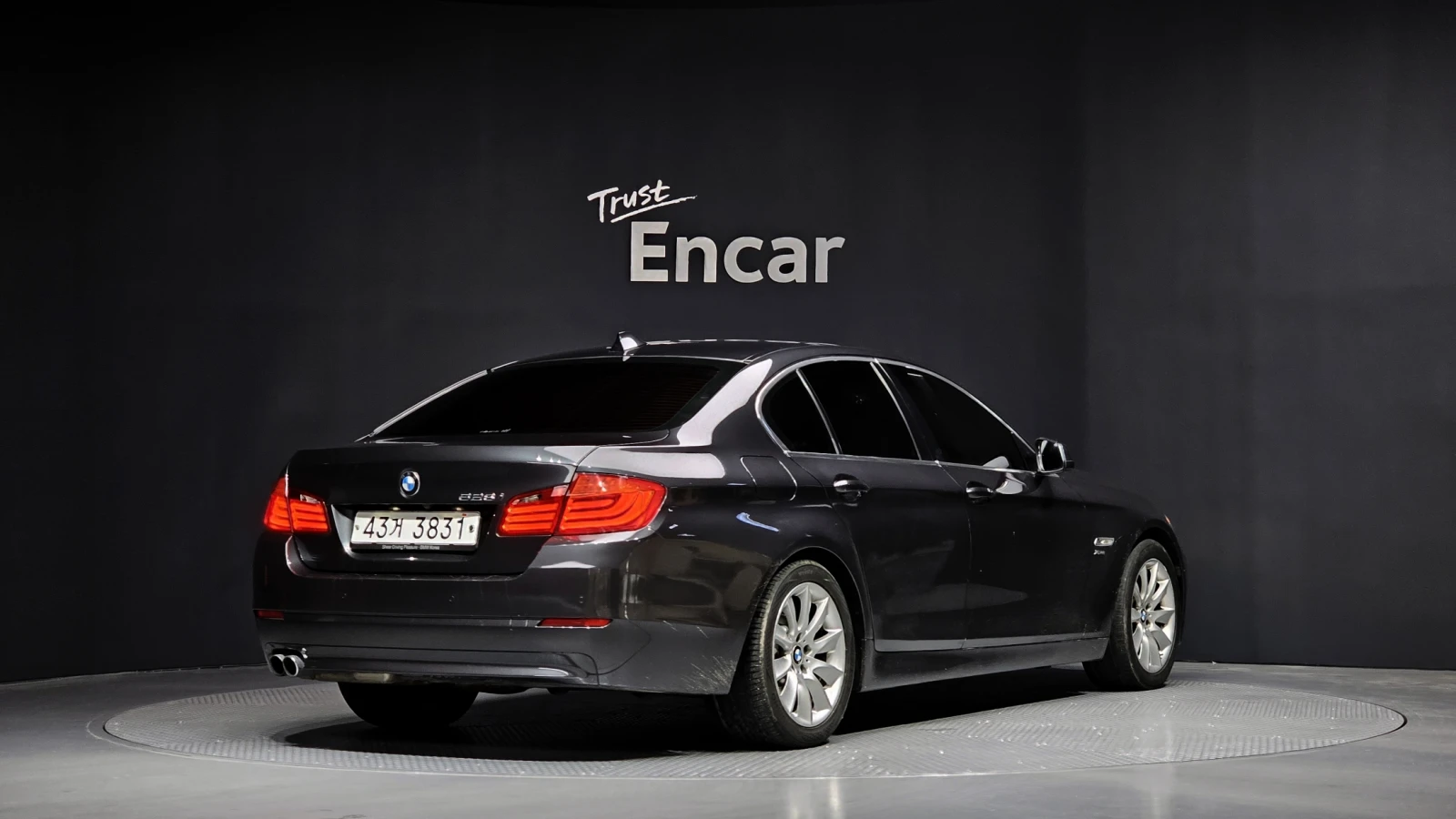 BMW 528 5 Series (F10) - изображение 2