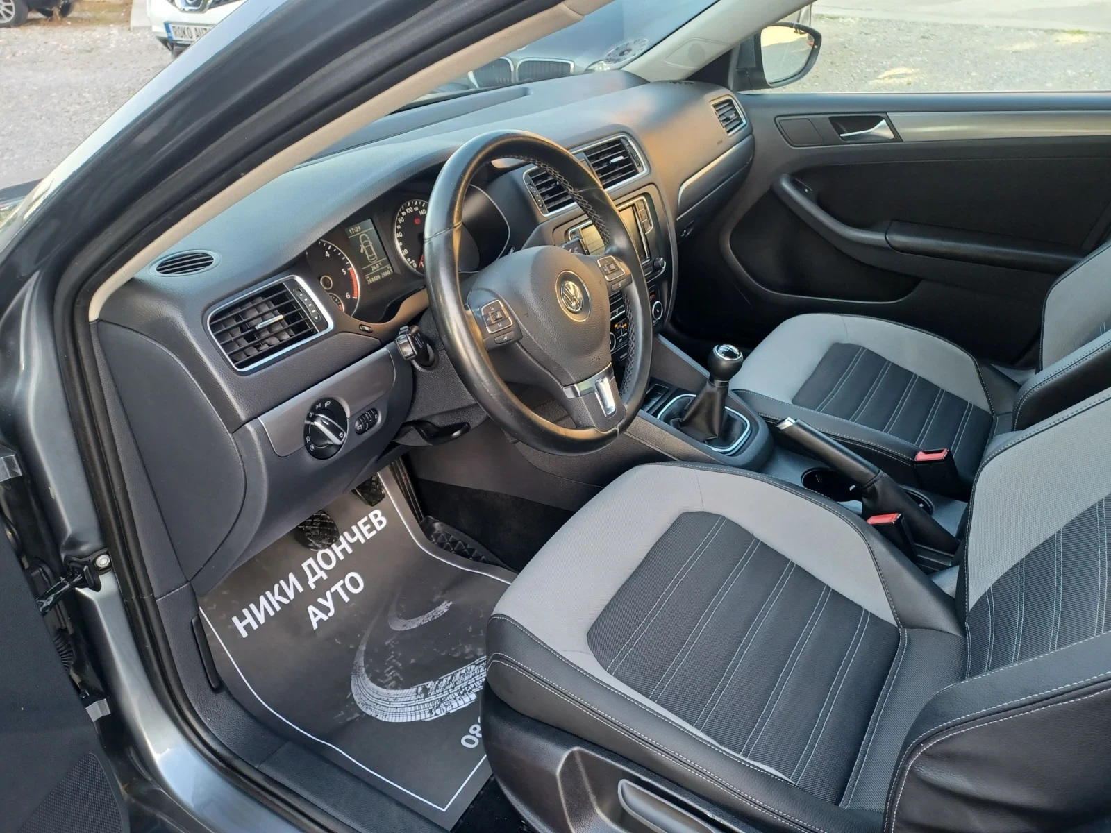 VW Jetta 2.0-140TDI ! KOJA, NAVI! PODGREV! 6SP. - изображение 9