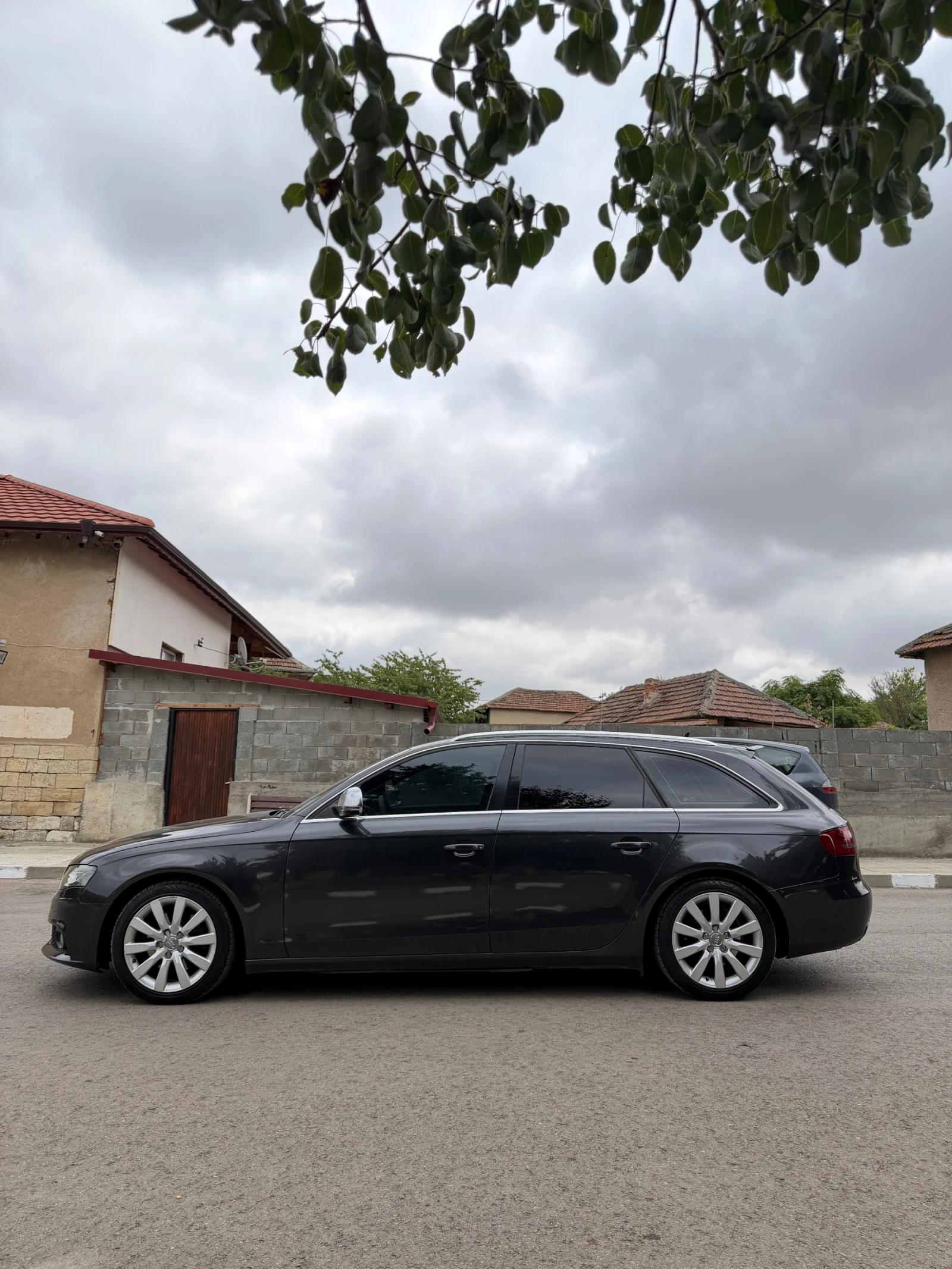 Audi A4 2.0 TDI, снимка 8 - Автомобили и джипове - 52901033