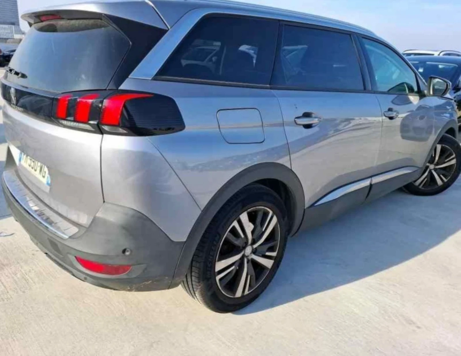 Peugeot 5008 PURETECH 1, 6 i.ALLURE.133KW.KAMERA.LED.NAVI - изображение 3