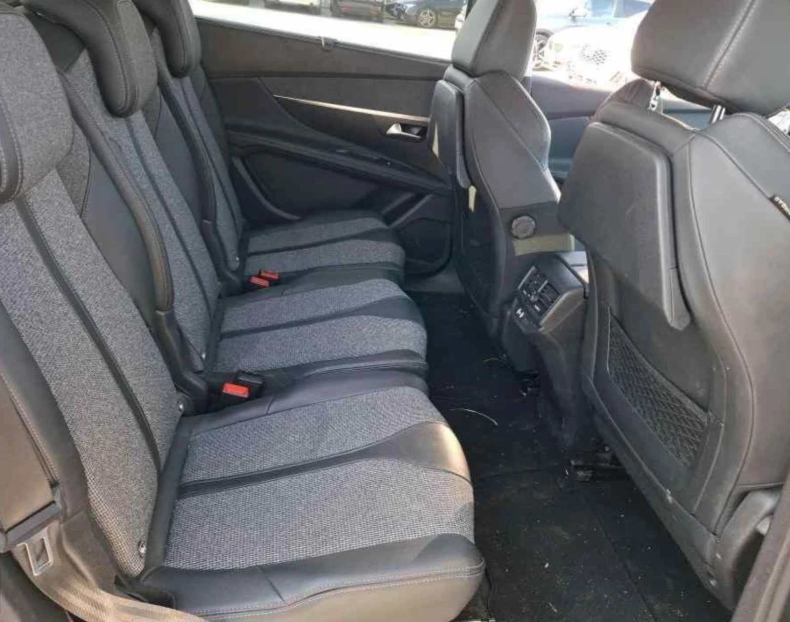 Peugeot 5008 PURETECH 1, 6 i.ALLURE.133KW.KAMERA.LED.NAVI - изображение 10