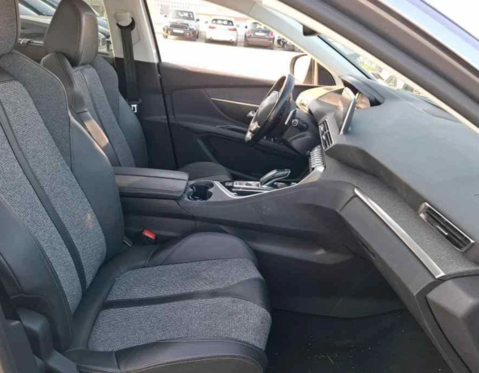 Peugeot 5008 PURETECH 1, 6 i.ALLURE.133KW.KAMERA.LED.NAVI - изображение 9