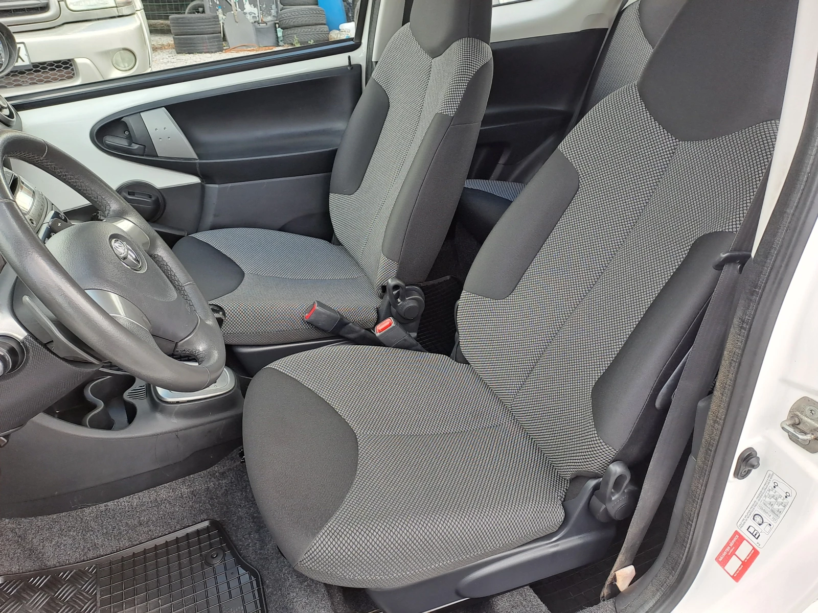 Toyota Aygo 1.0 i Automat - изображение 9