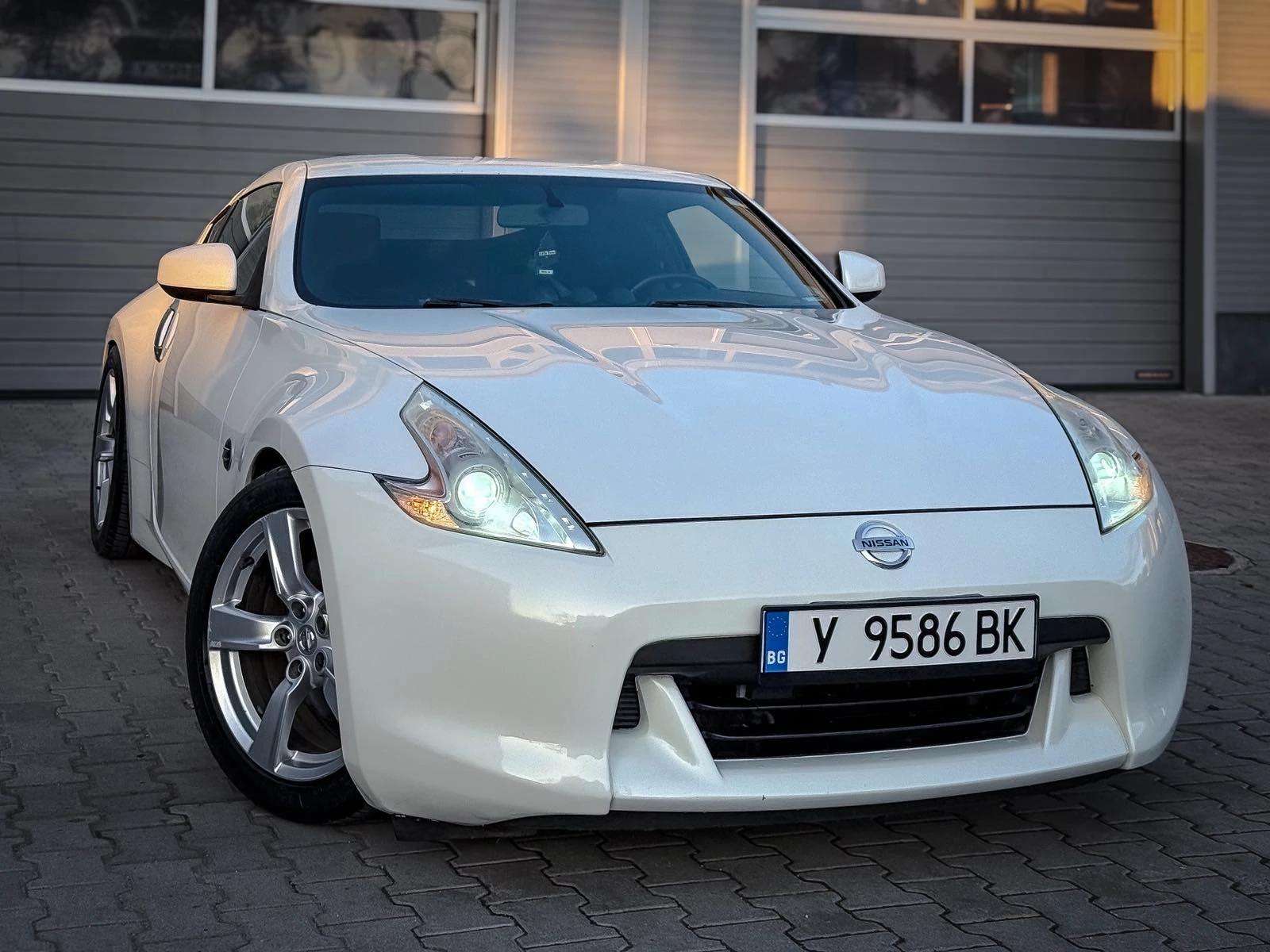 Nissan 370Z  - изображение 2