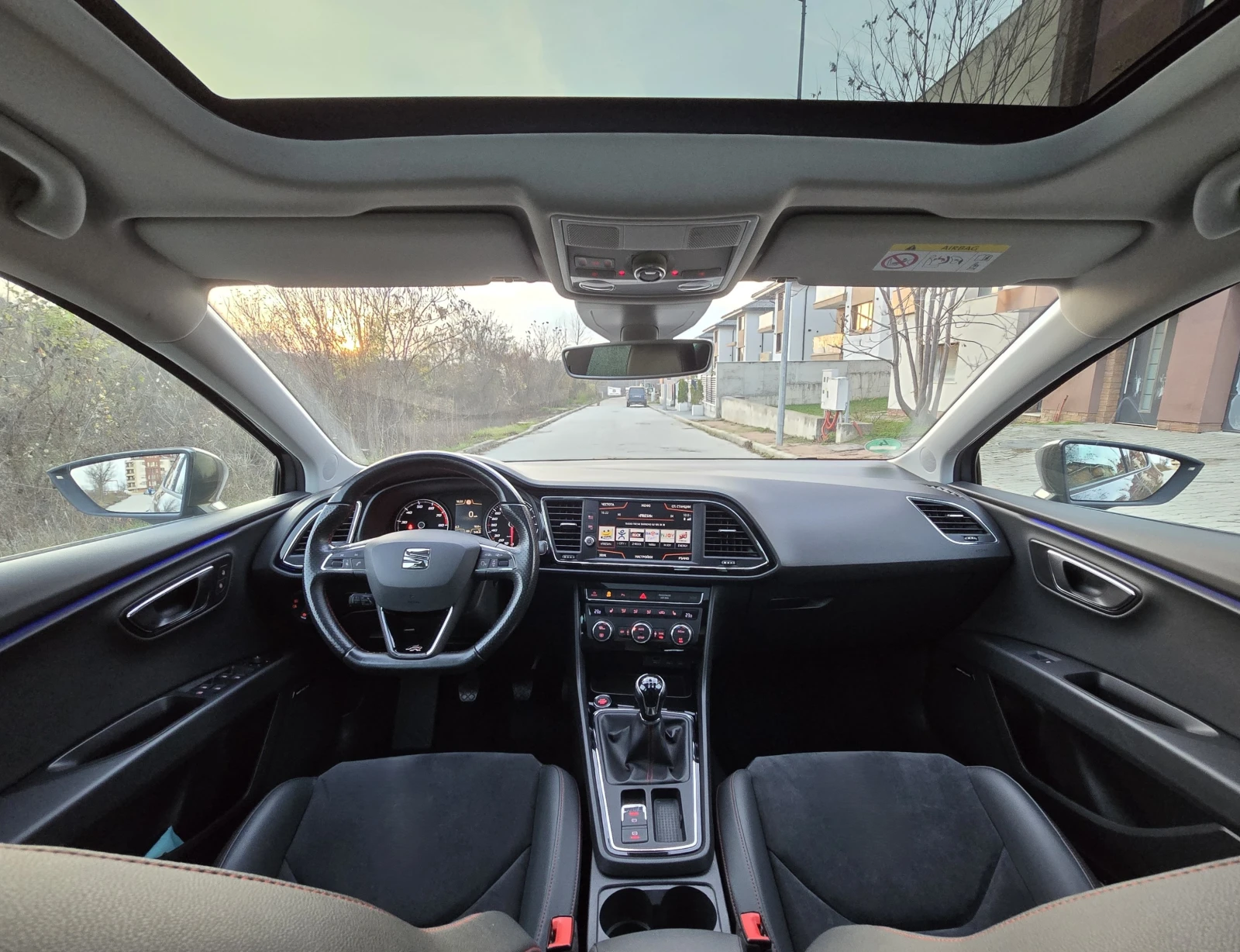 Seat Leon Fr* Panorama* Distronic* Подгрев - изображение 5