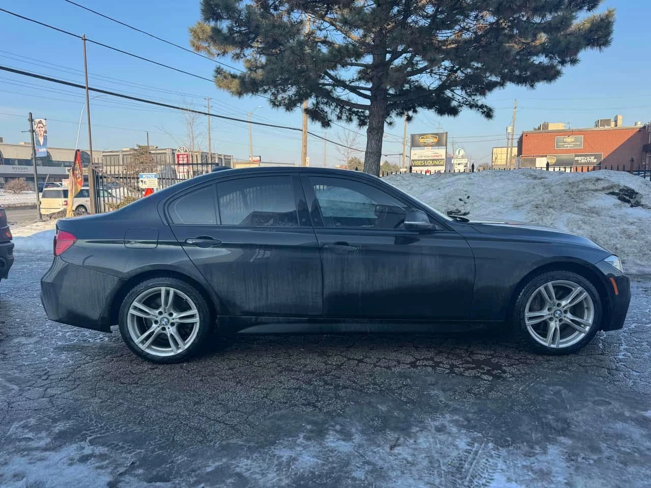 BMW 330 xDrive * М-pack* ШИБИДАХ* KEYLESS*  - изображение 3