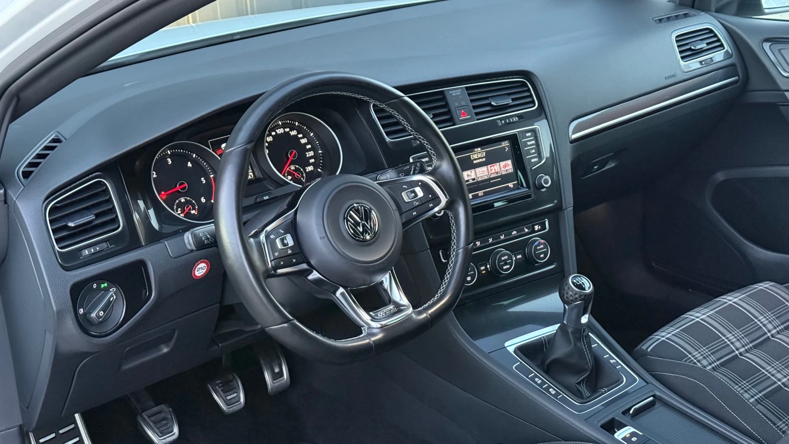VW Golf GTD , снимка 7 - Автомобили и джипове - 53748526