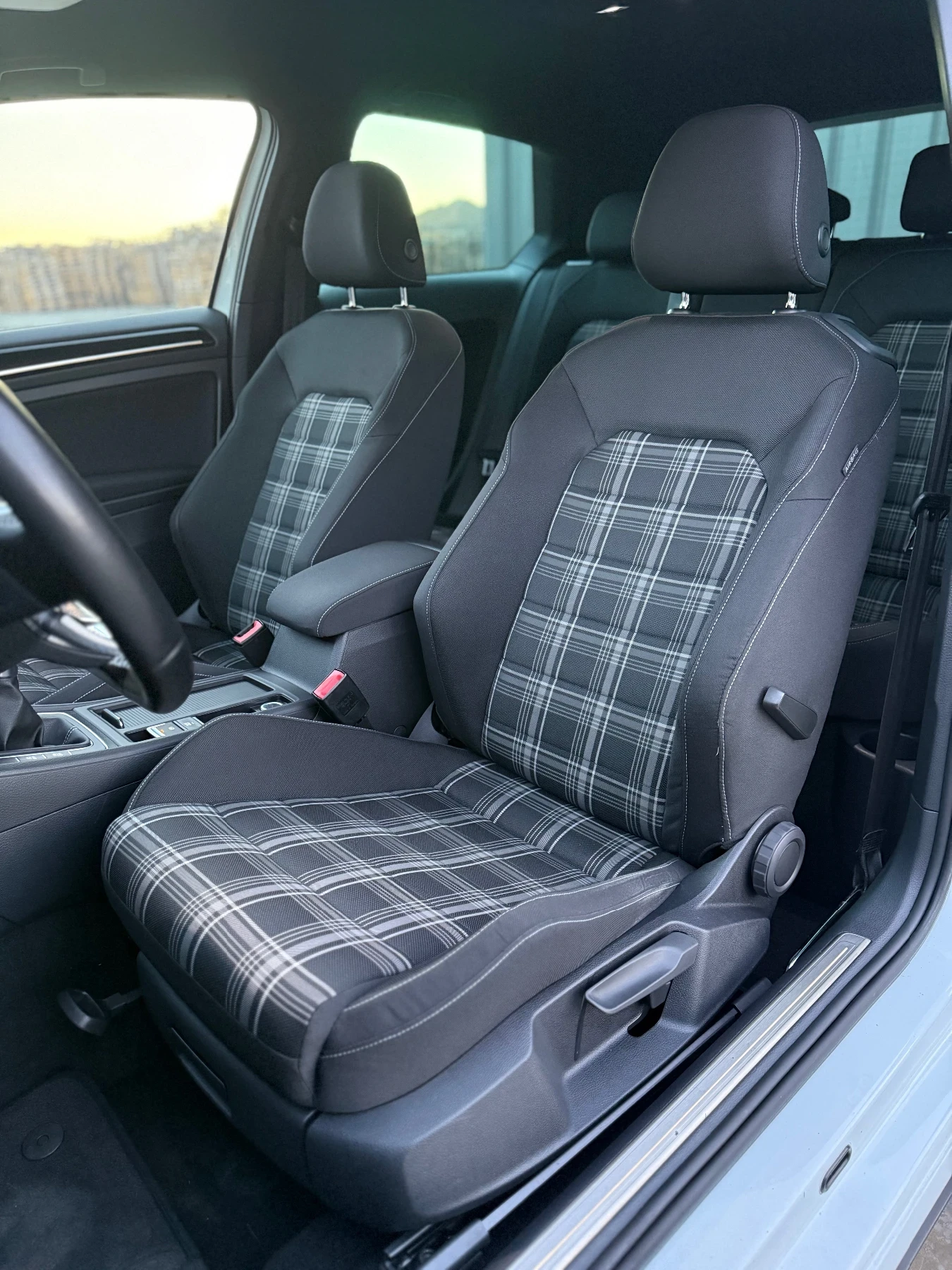 VW Golf GTD , снимка 12 - Автомобили и джипове - 53748526