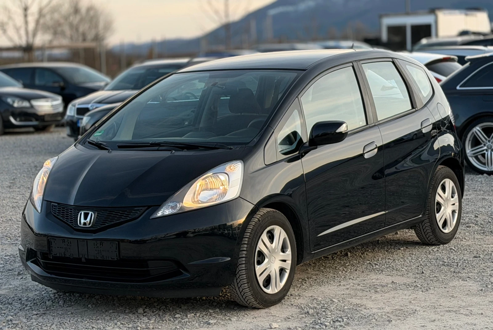 Honda Jazz 1.3i 90к.с * 91 000км* * Климатроник*  - изображение 3