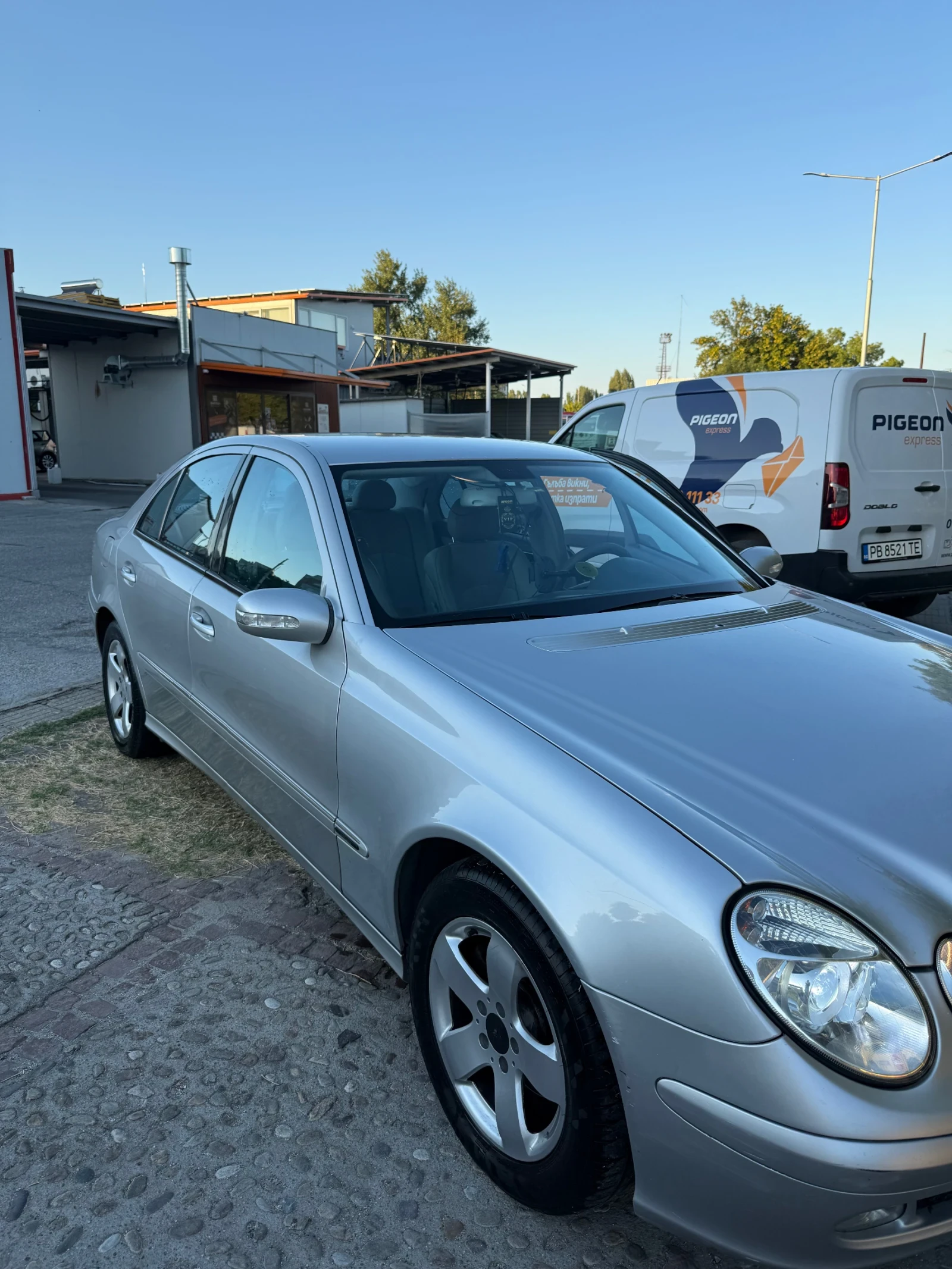 Mercedes-Benz E 270, снимка 2 - Автомобили и джипове - 56010610