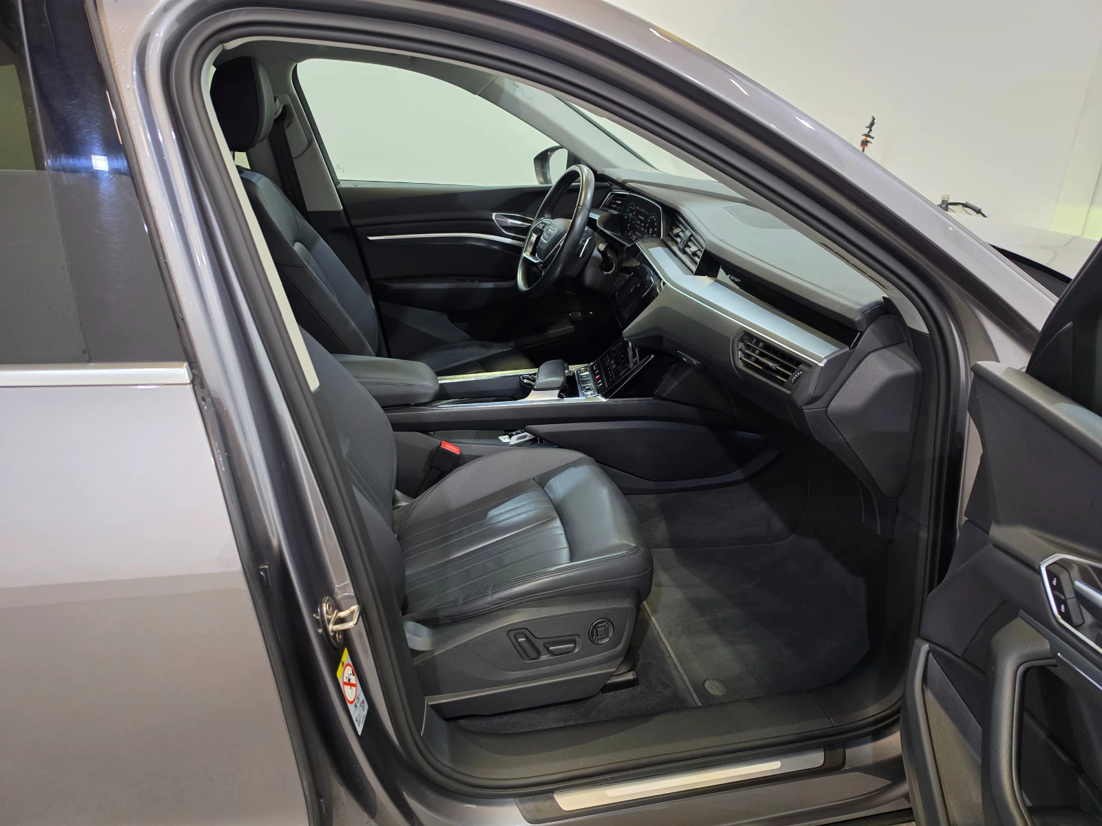 Audi E-Tron 55 Sportback Quattro Advanced, снимка 15 - Автомобили и джипове - 56375373
