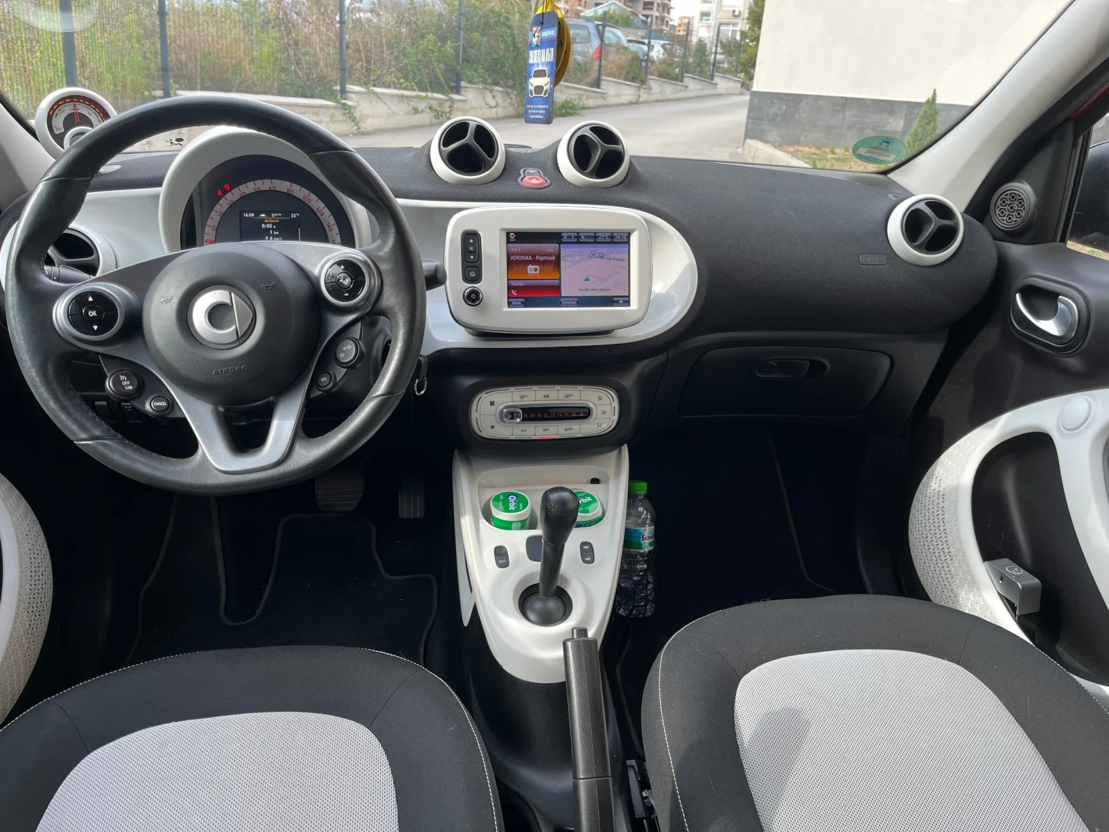 Smart Forfour EQ, снимка 11 - Автомобили и джипове - 56437501