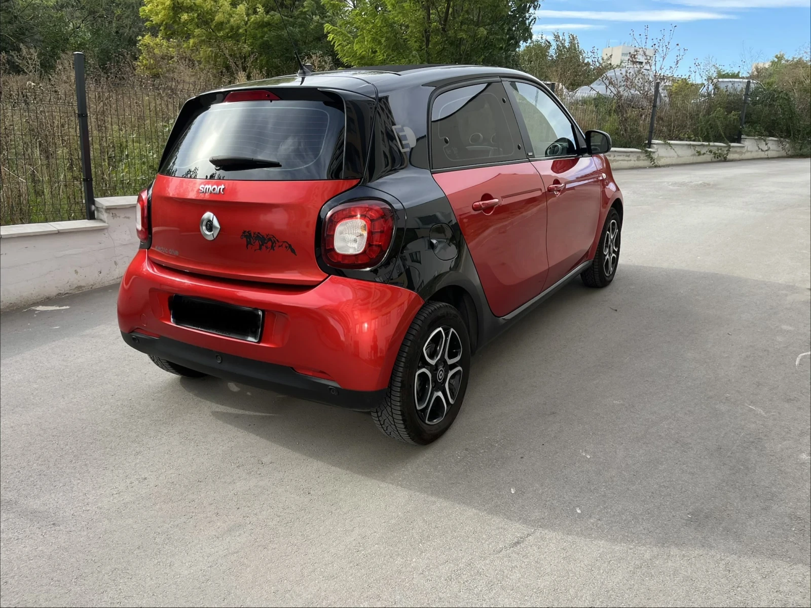 Smart Forfour EQ, снимка 5 - Автомобили и джипове - 56437501