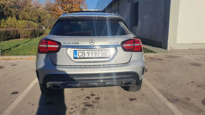 Mercedes-Benz GLA 250 4 MATIK/AMG/PANORAMA/KAMERA, снимка 3 - Автомобили и джипове - 47867614