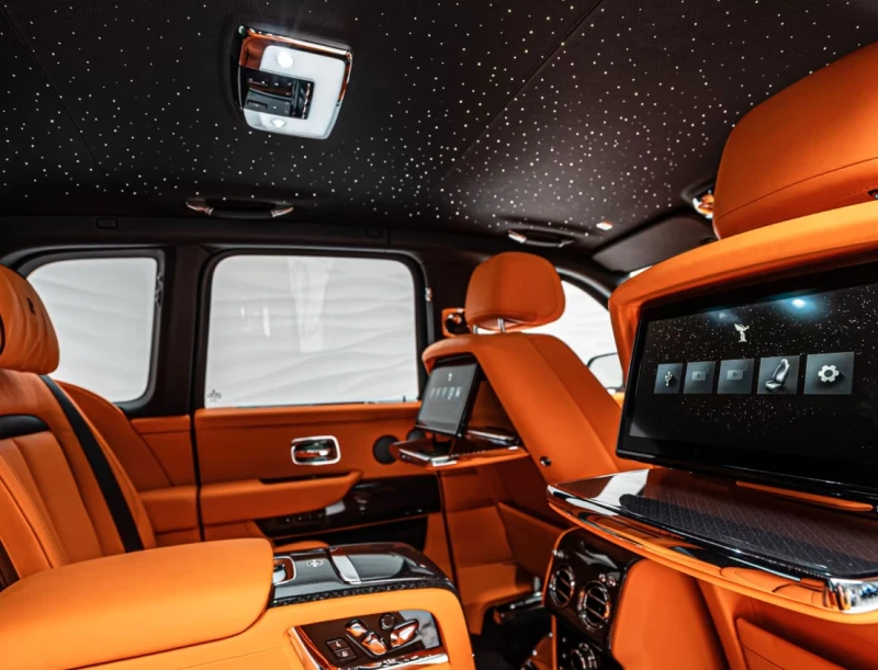 Rolls-Royce Cullinan Series II* Black Badge* Shooting Star* Theater* , снимка 13 - Автомобили и джипове - 50894908