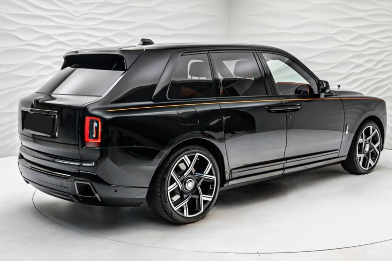 Rolls-Royce Cullinan Series II* Black Badge* Shooting Star* Theater* , снимка 4 - Автомобили и джипове - 50894908