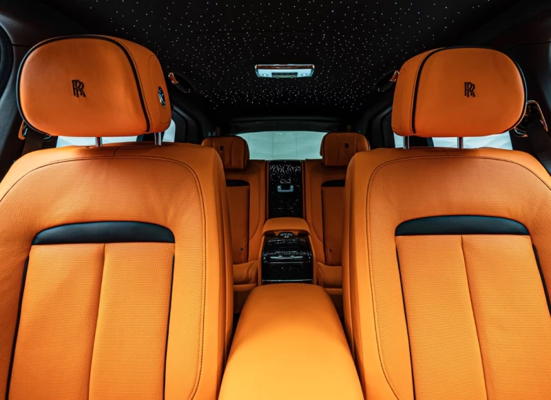 Rolls-Royce Cullinan Series II* Black Badge* Shooting Star* Theater* , снимка 11 - Автомобили и джипове - 50894908