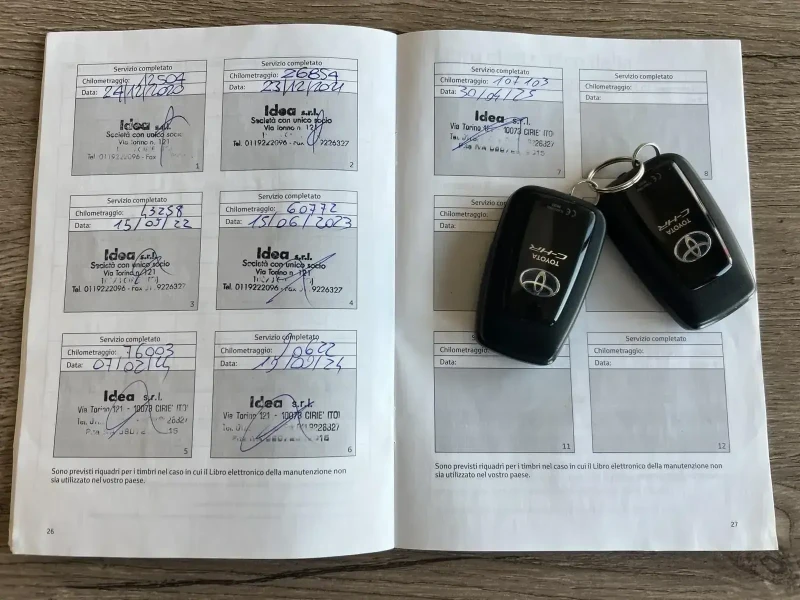 Toyota C-HR   1.8 HYBRID ПРОДАДЕНО, снимка 14 - Автомобили и джипове - 52048411