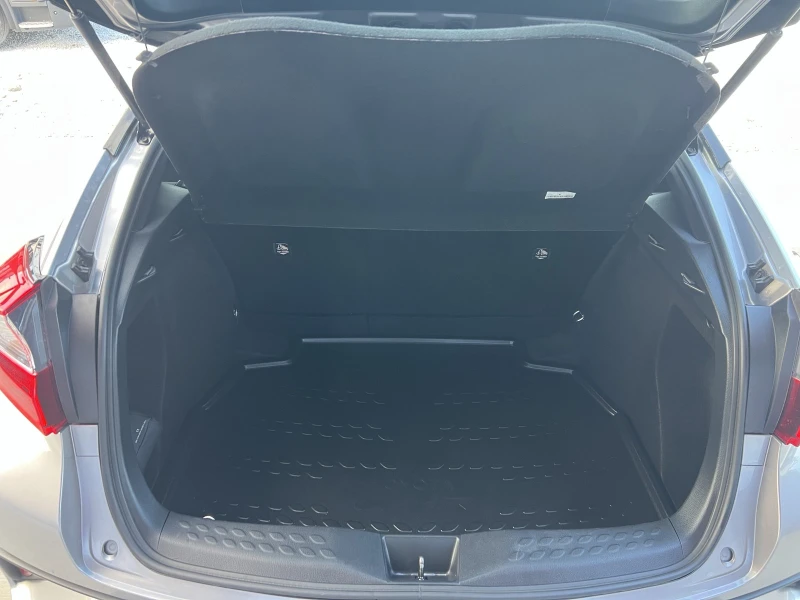 Toyota C-HR   1.8 HYBRID ПРОДАДЕНО, снимка 10 - Автомобили и джипове - 52048411