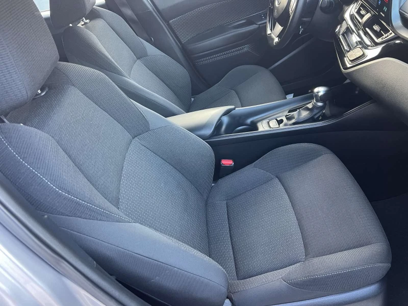 Toyota C-HR   1.8 HYBRID ПРОДАДЕНО, снимка 12 - Автомобили и джипове - 52048411