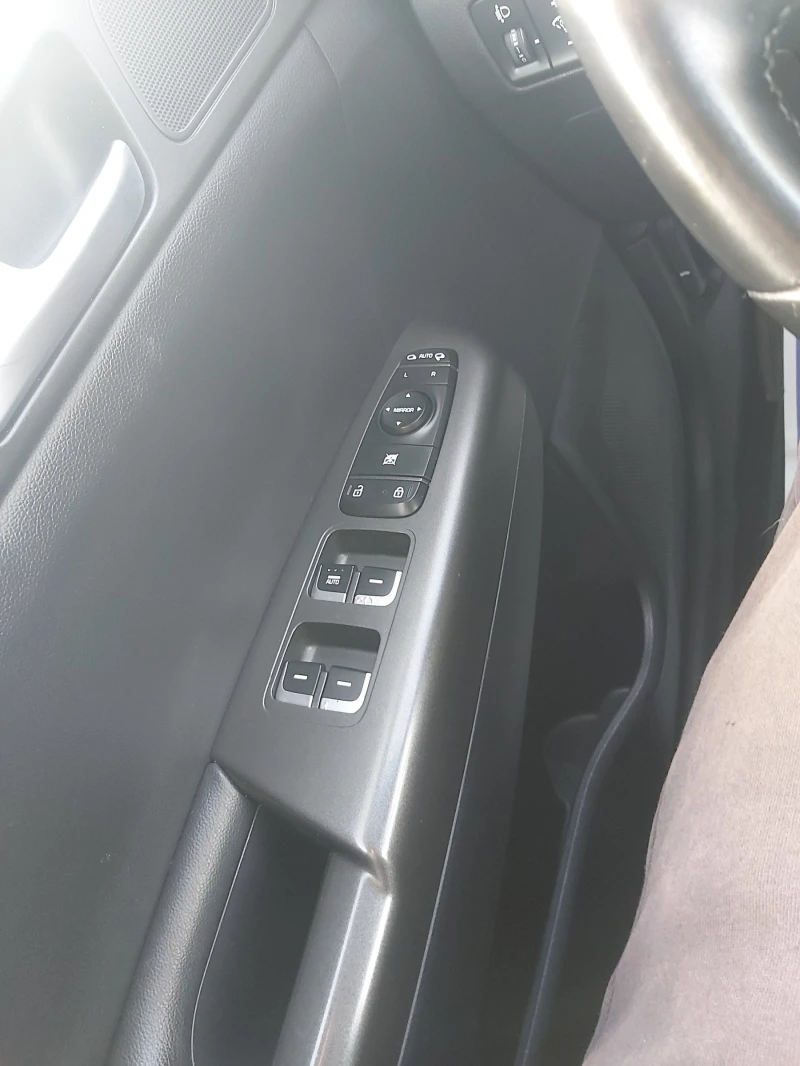 Kia Sportage 1.7 crdi, снимка 8 - Автомобили и джипове - 52439165
