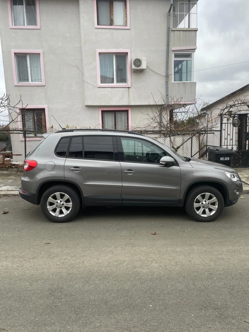 VW Tiguan, снимка 2 - Автомобили и джипове - 52644403