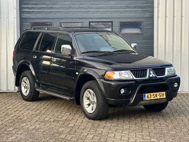 Mitsubishi Pajero sport 3.0V6* КОЖА НАВИ АВТОМАТ, снимка 3 - Автомобили и джипове - 49117858