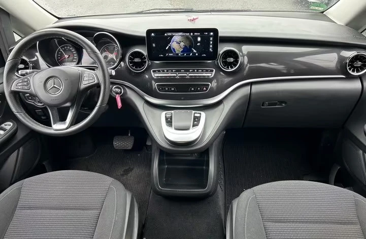 Mercedes-Benz EQV 300/L/204HP/7S/NAVI/LED/CAM/L.ASSIST/981g, снимка 4 - Автомобили и джипове - 53982573