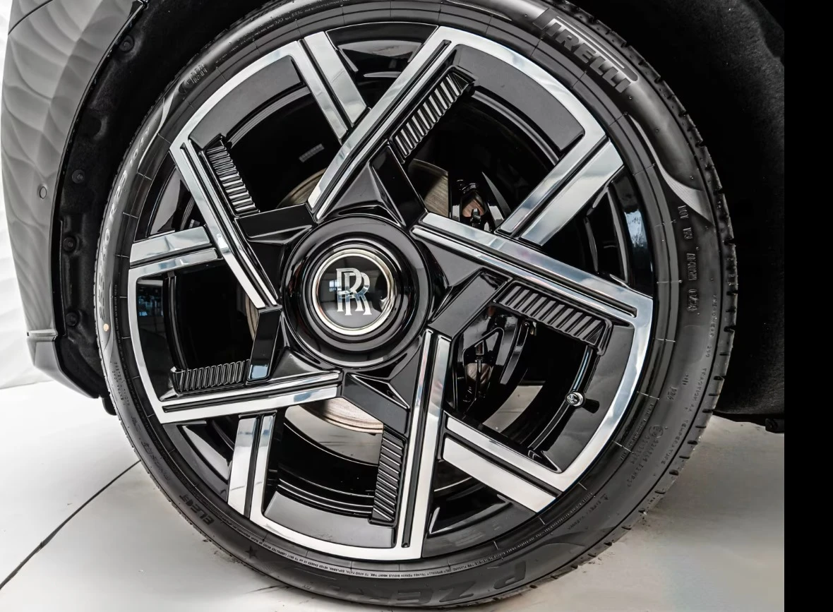 Rolls-Royce Cullinan Series II* Black Badge* Shooting Star* Theater*  - изображение 8