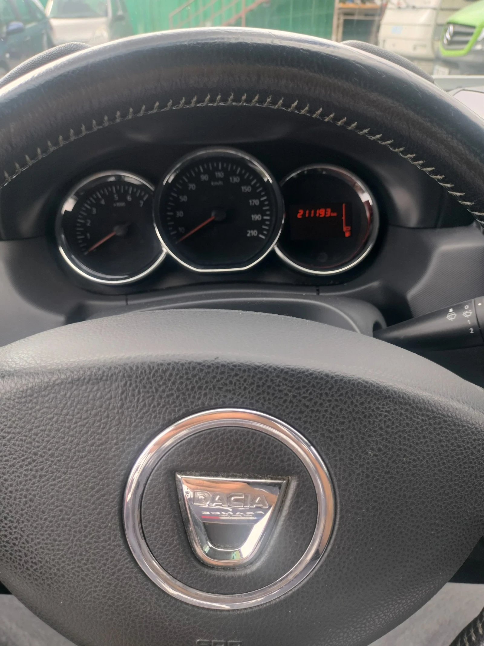 Dacia Duster 1, 6GLP - изображение 9