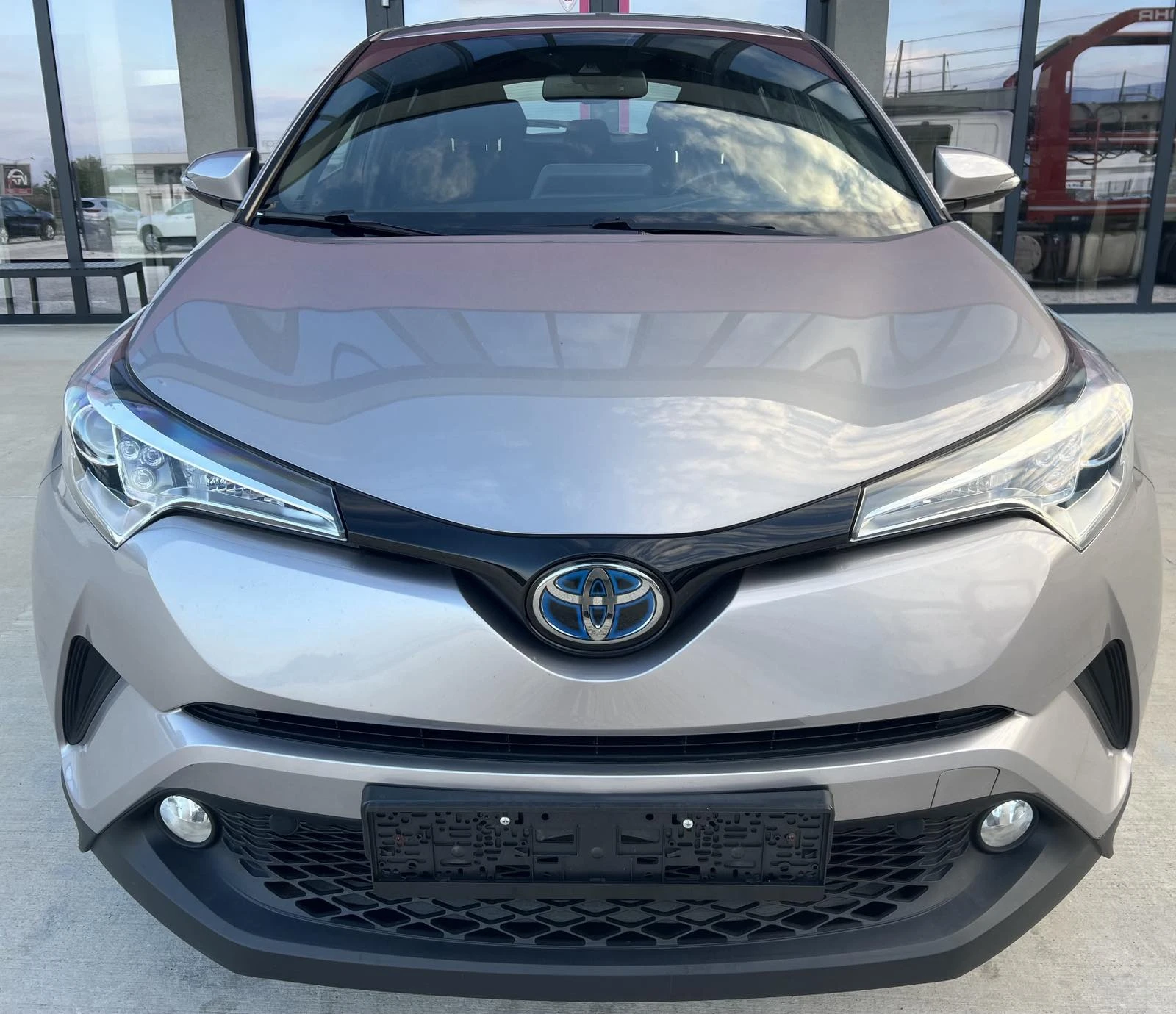 Toyota C-HR   1.8 HYBRID ПРОДАДЕНО | Mobile.bg — изображение 1