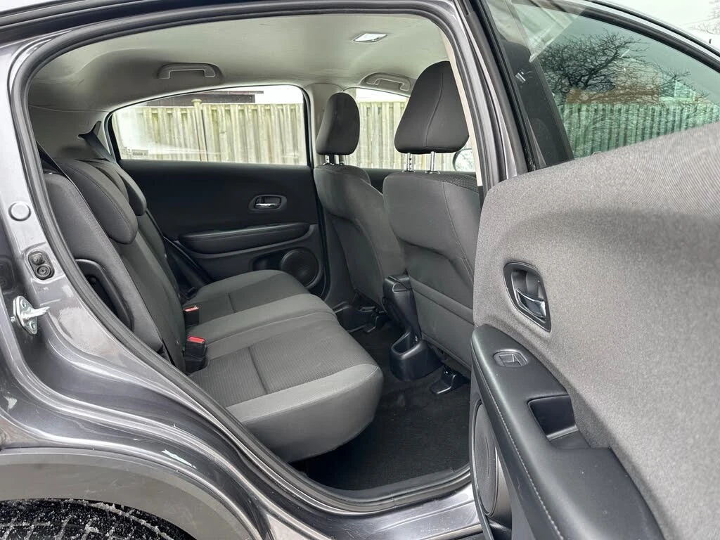 Honda Hr-v LX* AWD* АвтоКредит* (ЦЕНА ДО БГ), снимка 11 - Автомобили и джипове - 54139113