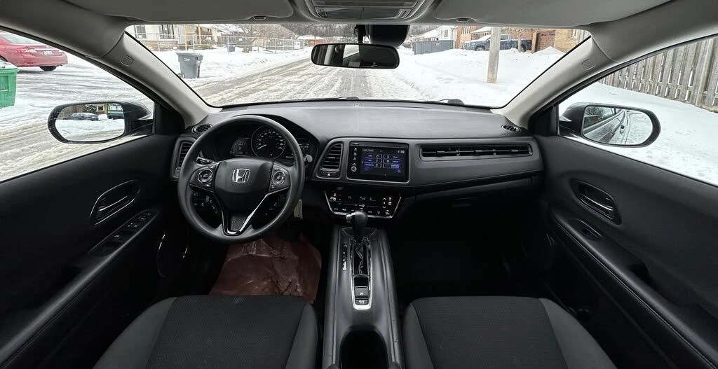 Honda Hr-v LX* AWD* АвтоКредит* (ЦЕНА ДО БГ), снимка 8 - Автомобили и джипове - 54139113