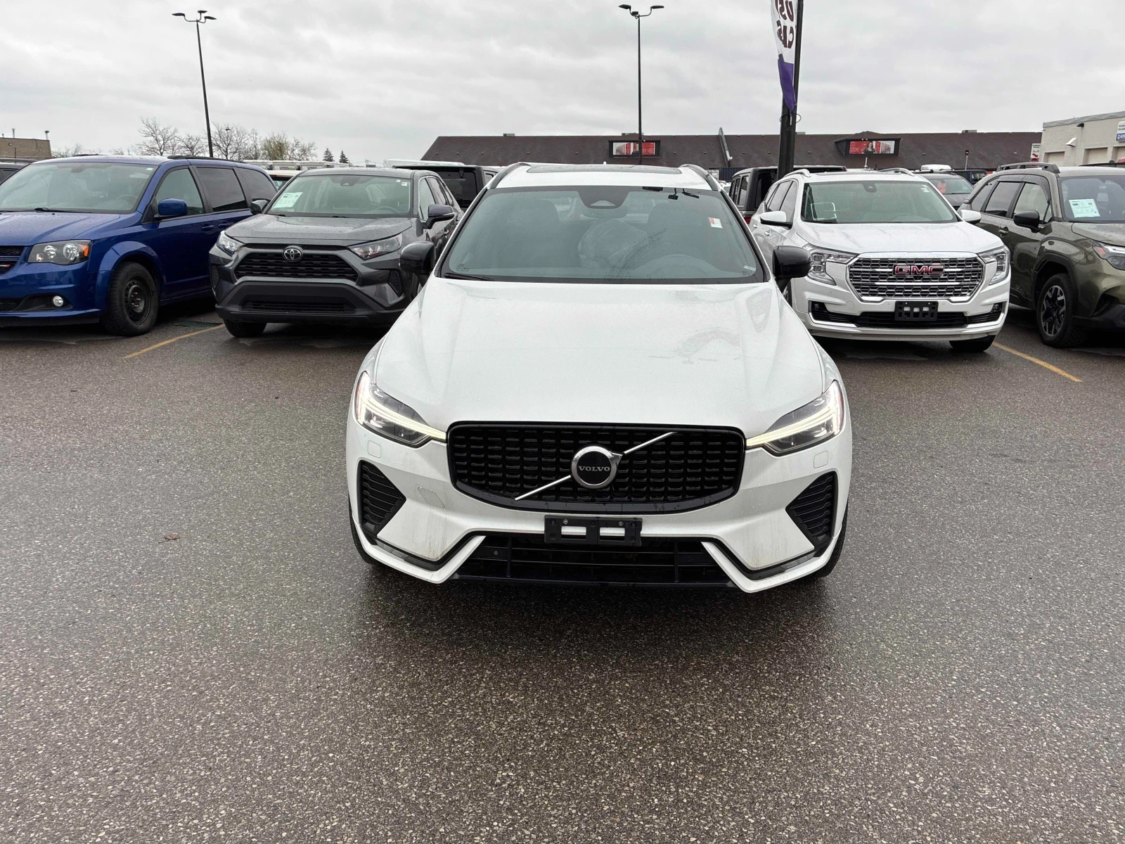 Volvo XC60 R-Design * * CARFAX * * АВТО КРЕДИТ * * , снимка 2 - Автомобили и джипове - 54360927