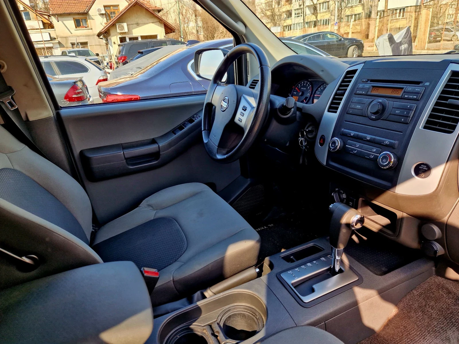 Nissan Pathfinder 4.0 бензин, снимка 11 - Автомобили и джипове - 54749685