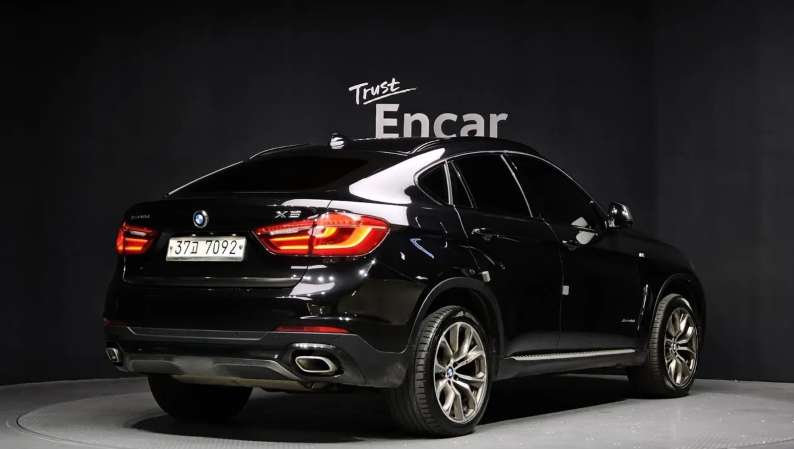BMW X6 40D* Обдух* HUD*  H/K* 360* Pano* Крайна цена* , снимка 3 - Автомобили и джипове - 54836638