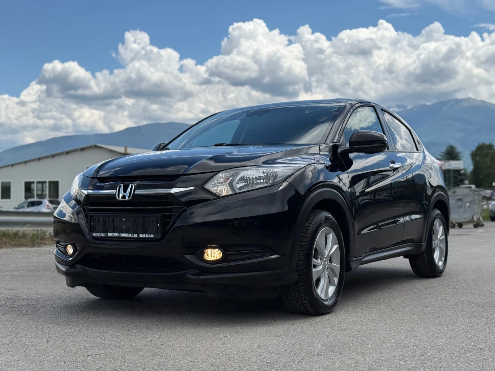 Honda Hr-v 1.5i-150.000km-КАТО ЧИСТО НОВА-НАВИГАЦИЯ-ПАРКТРОНИ, снимка 3 - Автомобили и джипове - 54945779