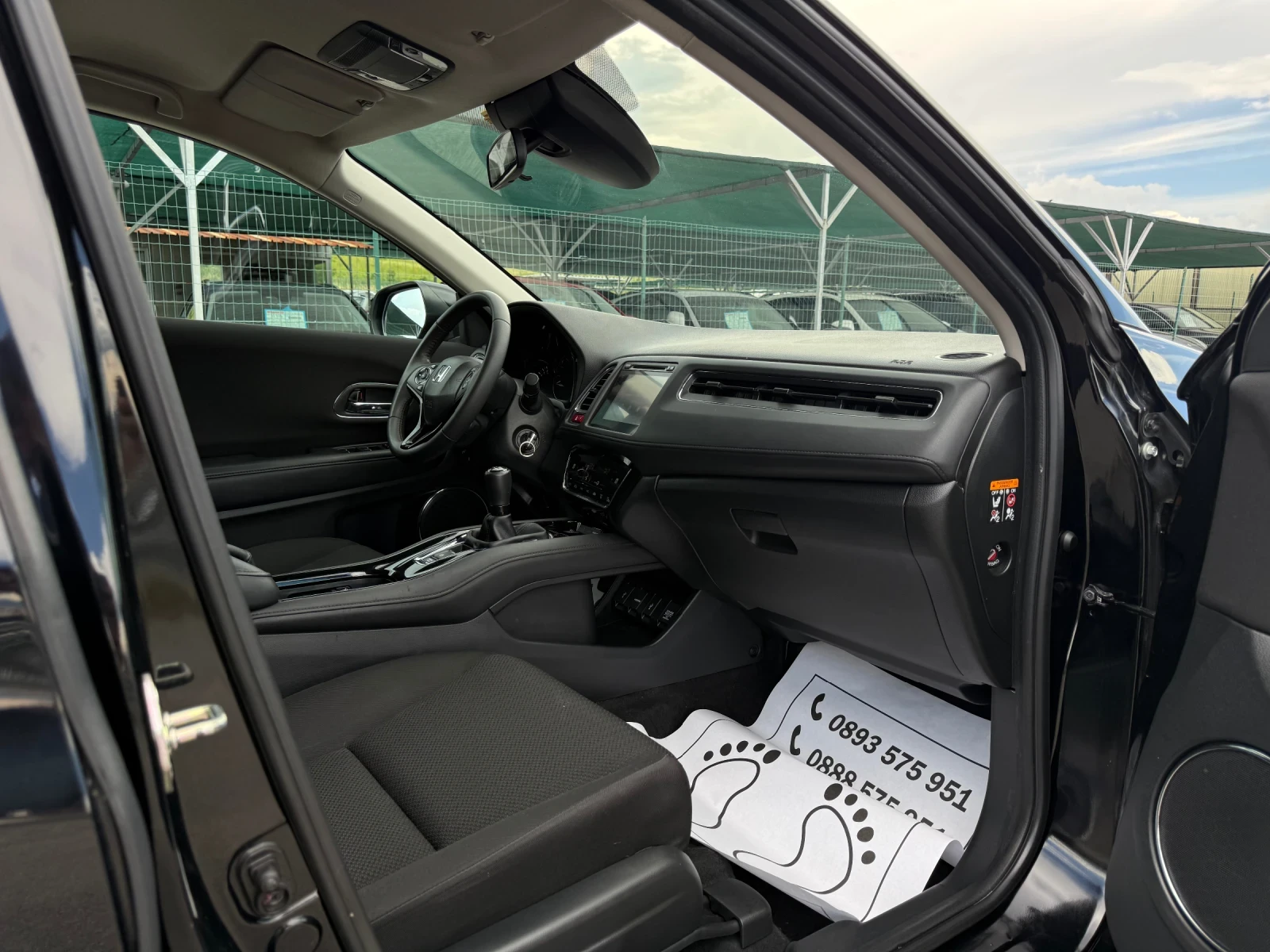 Honda Hr-v 1.5i-150.000km-КАТО ЧИСТО НОВА-НАВИГАЦИЯ-ПАРКТРОНИ, снимка 14 - Автомобили и джипове - 54945779