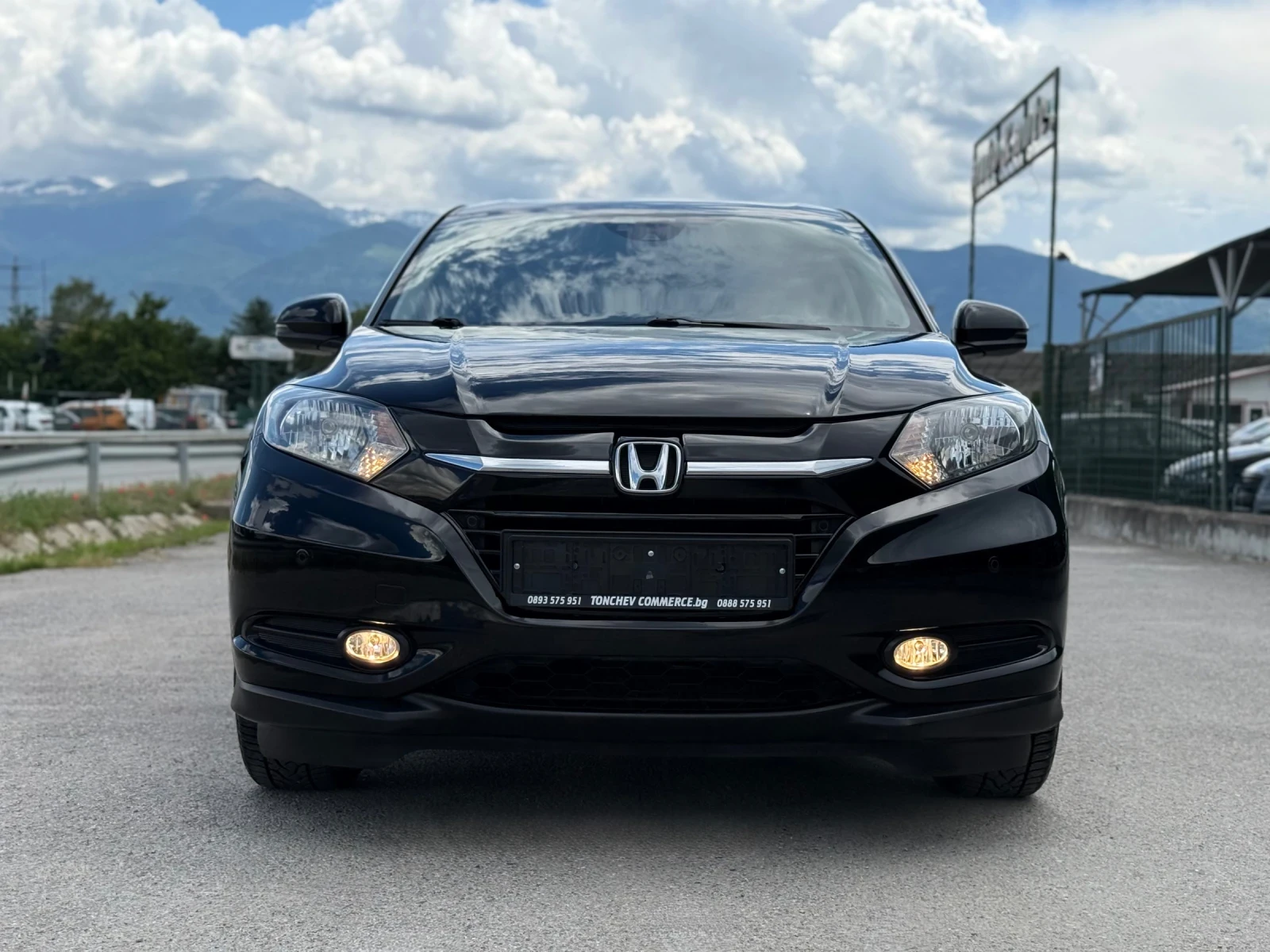 Honda Hr-v 1.5i-150.000km-КАТО ЧИСТО НОВА-НАВИГАЦИЯ-ПАРКТРОНИ, снимка 2 - Автомобили и джипове - 54945779